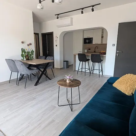 Apartment Pinija *